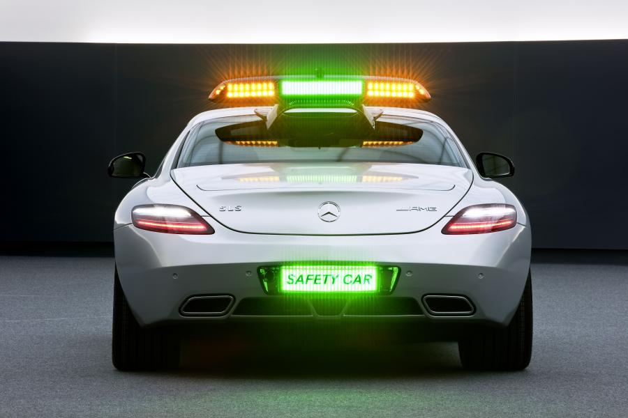  Mercedes-Benz SLS AMG F1 Safety Car 2010 года  (фото 19 из 46)